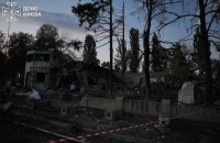 Росія вдарила балістикою по залізничному депо в Києві: є загиблі і поранені 