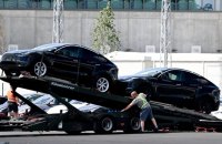 Tesla відкликає 2 мільйони автомобілів через проблеми з автопілотом