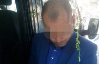 В Очакові спіймали поліцейського на "кришуванні" крадіжки дизпалива з поїздів