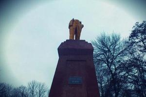 КПУ: сегодня "свободовцы" глумятся над Лениным, а завтра будут расстреливать людей