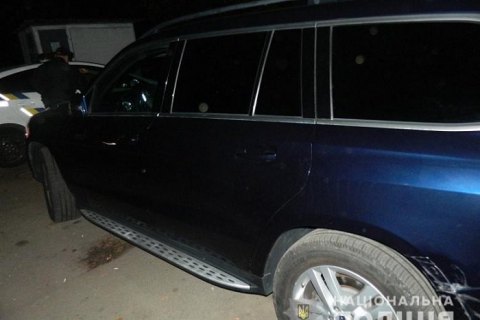 У Києві п'яний працівник автомийки катався на автомобілі клієнта і розбив його