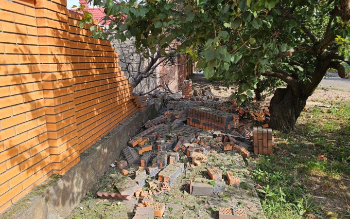 Росіяни обстріляли артилерією Херсон, є загиблий та поранені (оновлено)