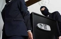 Из львовского банка похитили сейф с деньгами