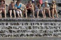 Киевляне спасаются от жары