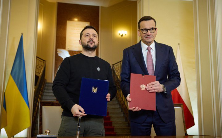 Зеленський: Україна отримає від Польщі 200 бронетранспортерів Rosomak