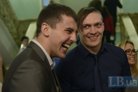 Усик розповів, як на одному з тренувань Гвоздик побив його до блювоти
