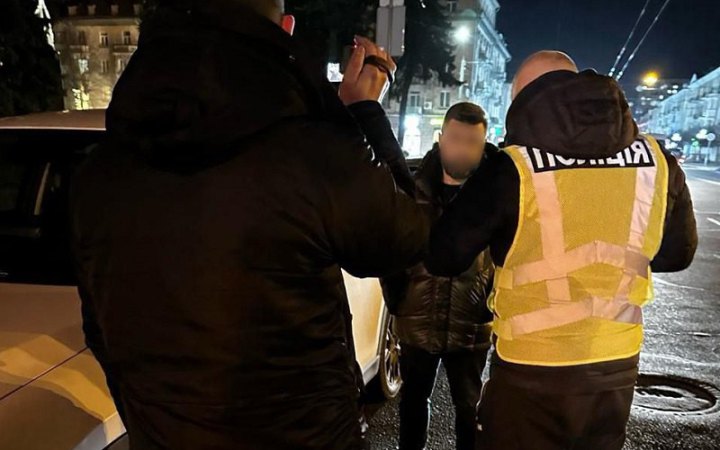 Обвинувачений у спробі дати хабар чиновникам "Укргазвидобування" визнав провину і просить перерахувати гроші ЗСУ