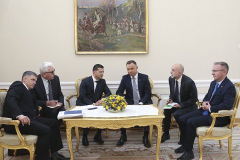 Зеленский обсудил с Дудой энергетическое сотрудничество "в треугольнике Польша - Украина - США"