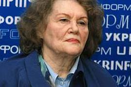 Лина Костенко прервала свой тур по Украине