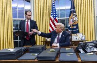 Адміністрація Трампа суттєво змінює мовну політику США