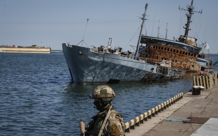 Урятуватися з Маріуполя. “По нас стріляли з кораблів, з літаків, з танків”