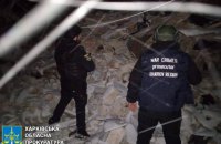 Внаслідок авіаударів по Купʼянщині загинула жінка=