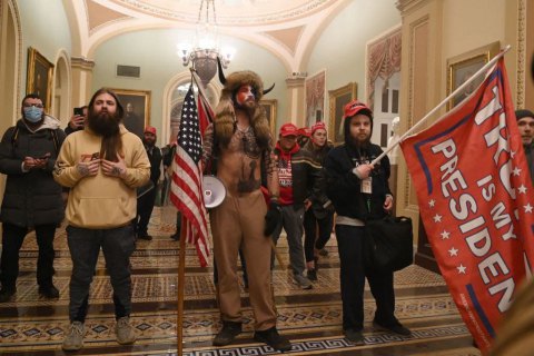 В США арестовали трех мужчин, которые штурмовали Капитолий