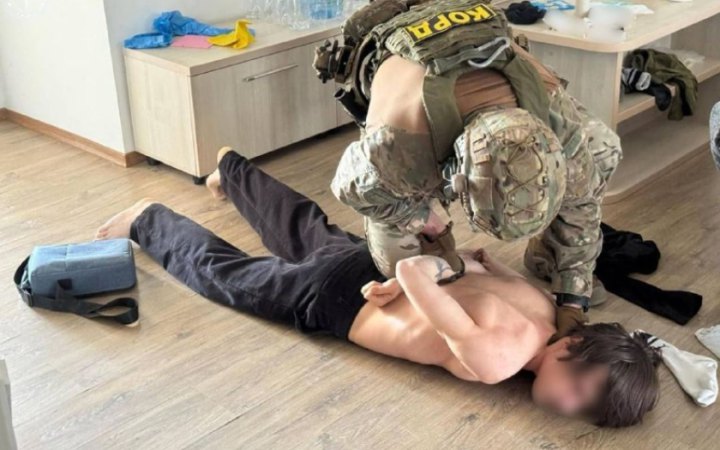 У Запоріжжі судитимуть 3 чоловіків. Їх підозрюють у тому, що вони виманили 700 тисяч грн у підприємців