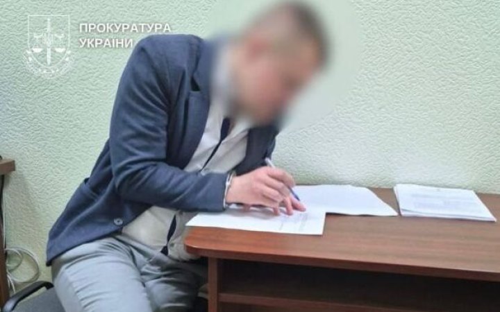 Затримали підозрюваних у продажі авто, ввезених як допомогу ЗСУ