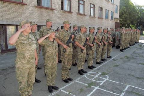 Кабмин внес законопроект об отмене звания прапорщика