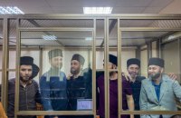 Российский суд продлил арест восьмерым крымским татарам, обвиняемым по делу Хизб ут-Тахрир