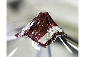 Ученые создали сверхтонкие солнечные батареи