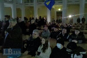 Попов пришел к активистам в Киевраду