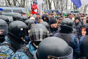 Милиция заявляет о провокациях под Святошинским судом и отсутствии заявлений потерпевших 