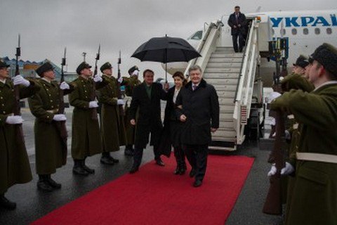 Порошенко прилетел в Эстонию