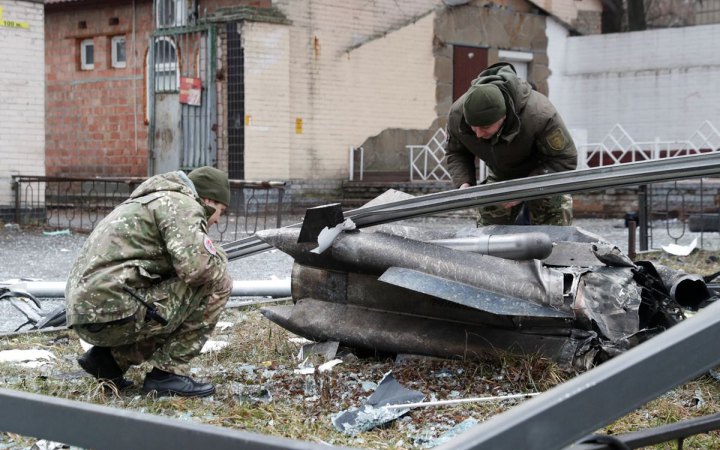 Росія через санкції відчуває брак технологій і шукає їх поповнення в КНР, хоча занепокоєна залежністю від Пекіна, – Bloomberg