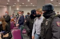 В Москве полиция сорвала форум муниципальных депутатов, задержав почти всех делегатов