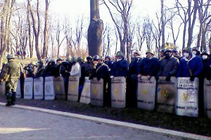 Самооборона Майдана ошибочно ворвалась в редакцию "Зеркала недели" 