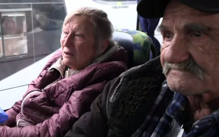 Президент: Евакуйовані люди з окупованих Олешків вже в Україні