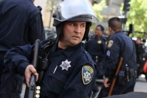 В США мужчина напал на автобус со школьниками