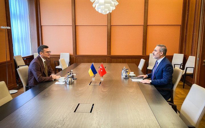 Глави МЗС України та Туреччини обговорили безпекову ситуацію у Чорному морі