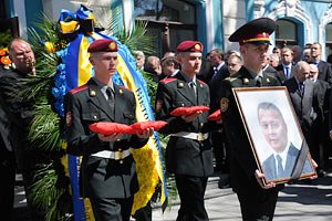 Янукович и Азаров простились с погибшим "регионалом"