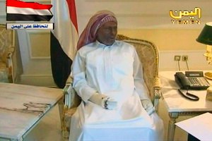 Президент Йемена с обожженным лицом и руками появился на ТВ