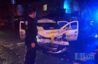 В Киеве на Сырце автомобиль полиции врезался в такси, пострадали три человека