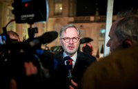 Прем'єр Чехії: На спецсаміті в Парижі домовилися якнайшвидше збільшити потужності з виробництва зброї