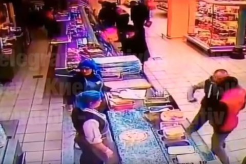 Мужчину, который в столичном супермаркете убил человека, нашли через 20 дней