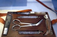 Прокуратура хочет наказать хирургов за забытый зажим в животе пациента
