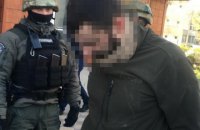 У Києві правоохоронці викрили схему збуту наркотиків на території військової частини