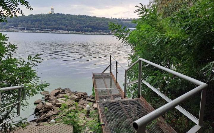 В Києві період з комфортною температурою води у Дніпрі тривав рекордні 119 днів