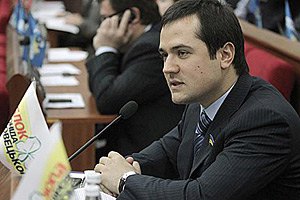 Комарницкого таки выпустили, но у Черновецкого об этом не знают
