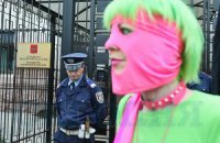 Студентка пришла на встречу с патриархом Кириллом в стиле Pussy Riot