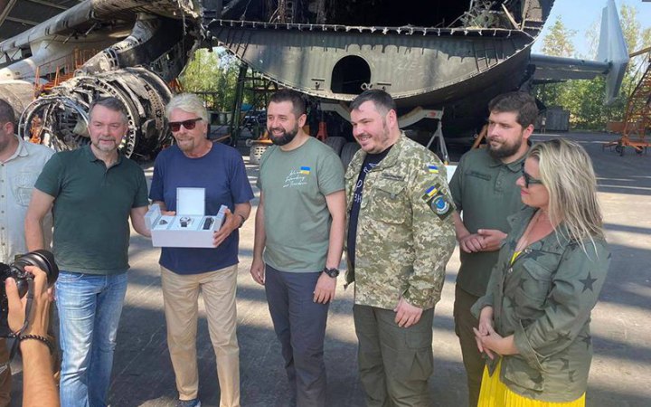 Британський мільярдер Річард Бренсон побував у Гостомелі