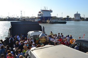 Переправа в Керчи закрыта на двое суток