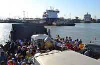 Переправа в Керчи закрыта на двое суток