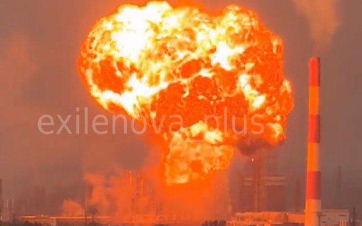 Уночі дрони атакували російські нафтопереробні заводи в Рязані та Новокуйбишевську