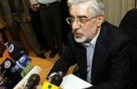 Соперник Ахмадинеджада требует проведения нового голосования
