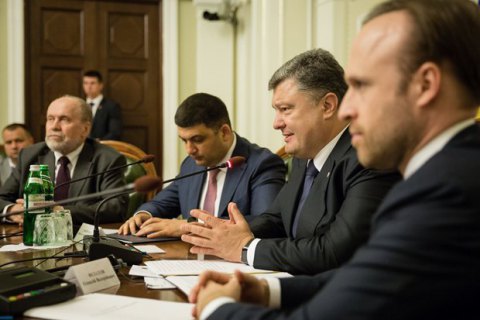 Порошенко подписал законы об усилении независимости НБУ
