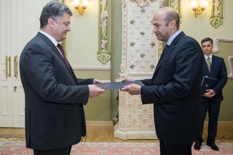 Порошенко принял верительные грамоты у послов четырех стран