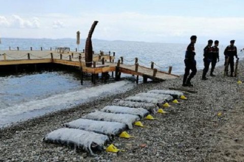 В Турции из моря выловили почти полторы тонны марихуаны 