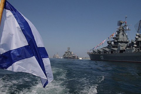 Российские военные провели учения по переброске техники через Донузлав в Крыму